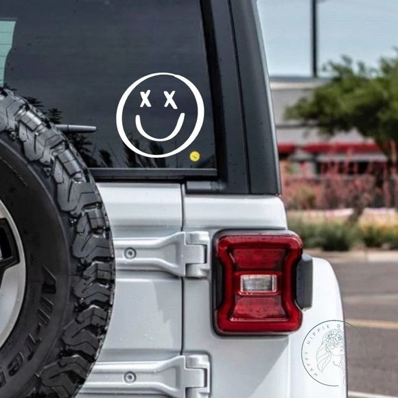 Smiley Face Circle Decal - Picture 1 of 5